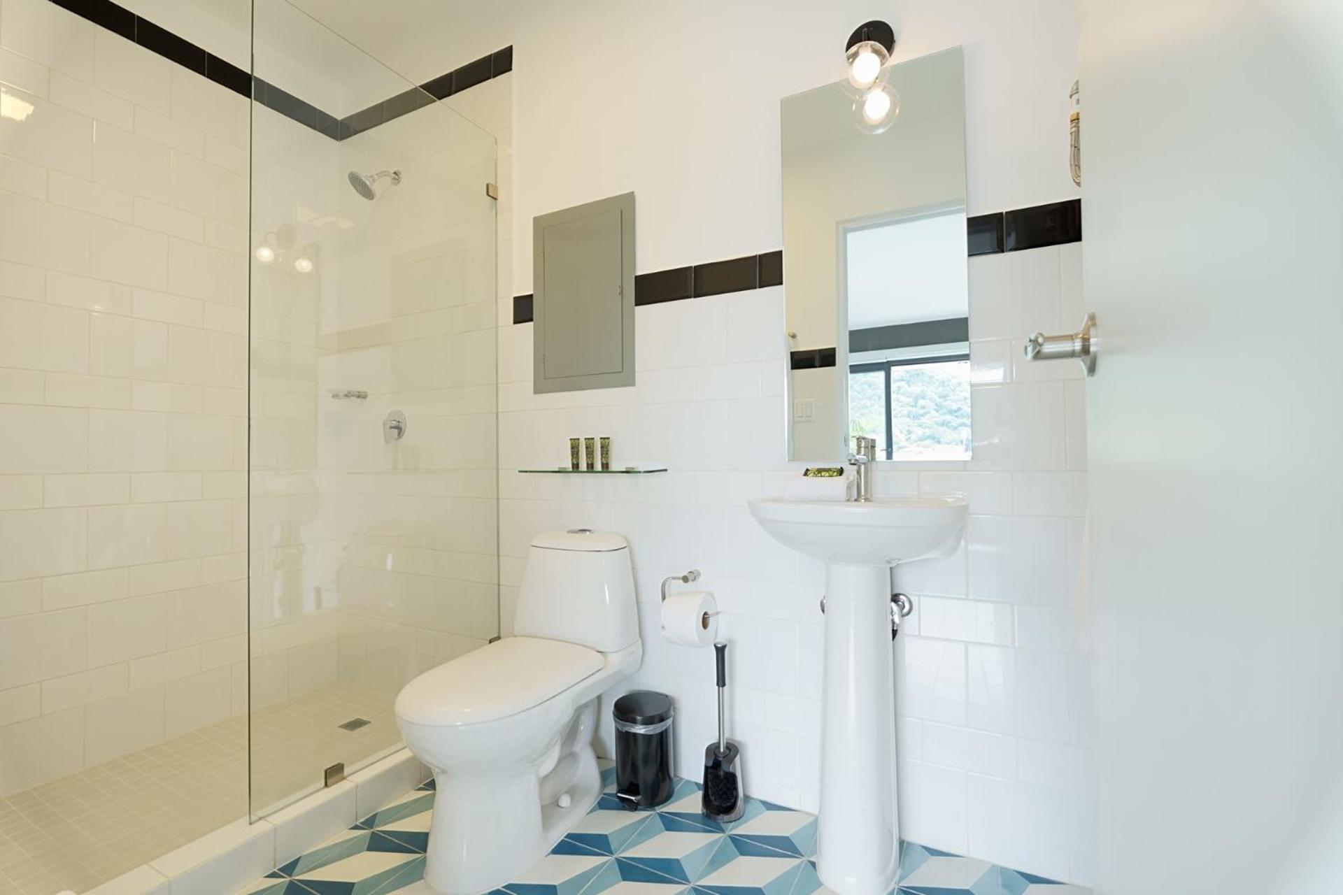 Outstanding 1br In Santa Ana *